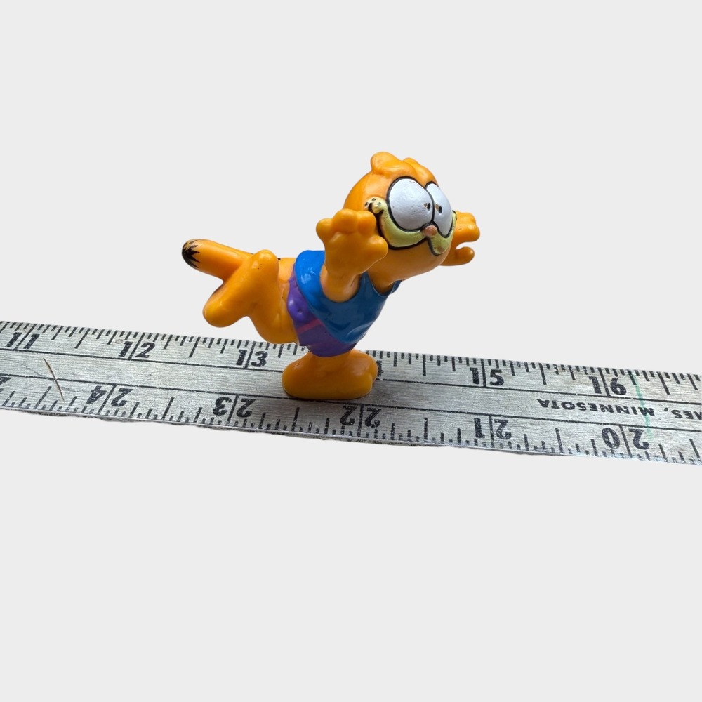 Vintage Garfield PVC Figure Running Blue Tank Top 1978 1981 United Feature Sync